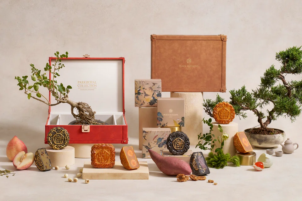 Delightful Four Collection in Moonlit Chest