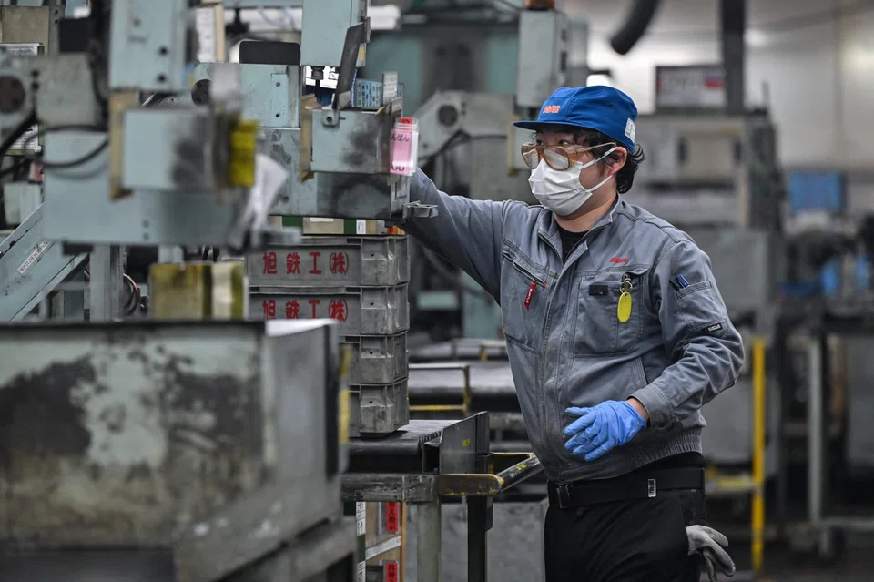 Japan's factory output in May fell at a quicker pace than in April, while the decreases in new orders and new export business were slower than the previous month.
