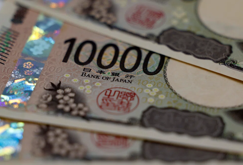 The government typically sells US dollars to strengthen the yen in the spot market. 