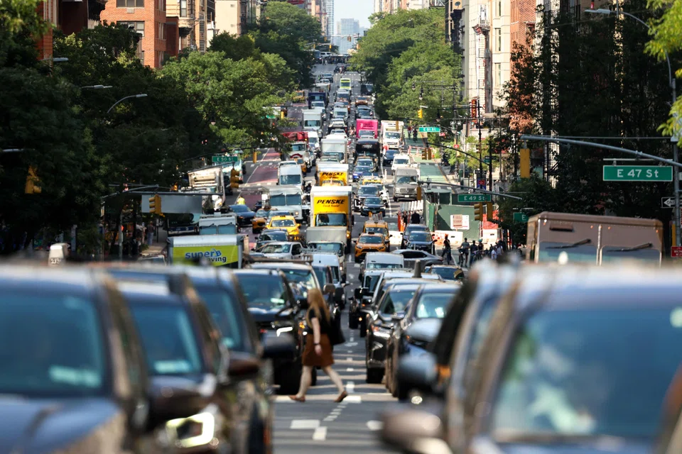 Climate data currently available to investors suffers from two primary issues: a focus on historical emissions and incomplete coverage. 