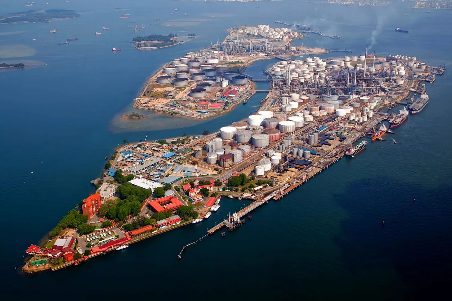 Aster outage spotlights cracks in Singapore’s petrochem sector