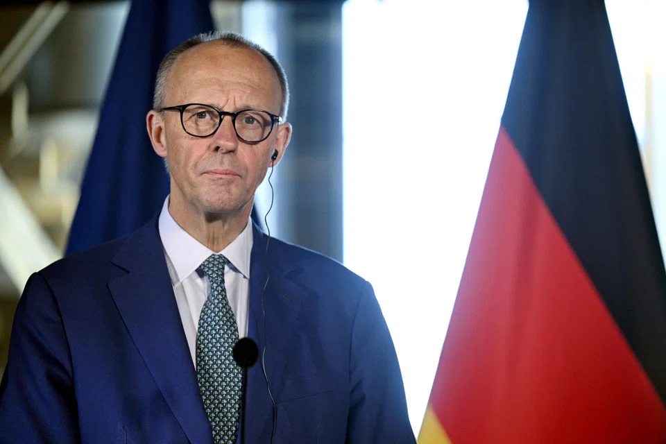 German Chancellor Friedrich Merz warns:  “At the moment, we strongly protect US tech companies … That can be changed.”