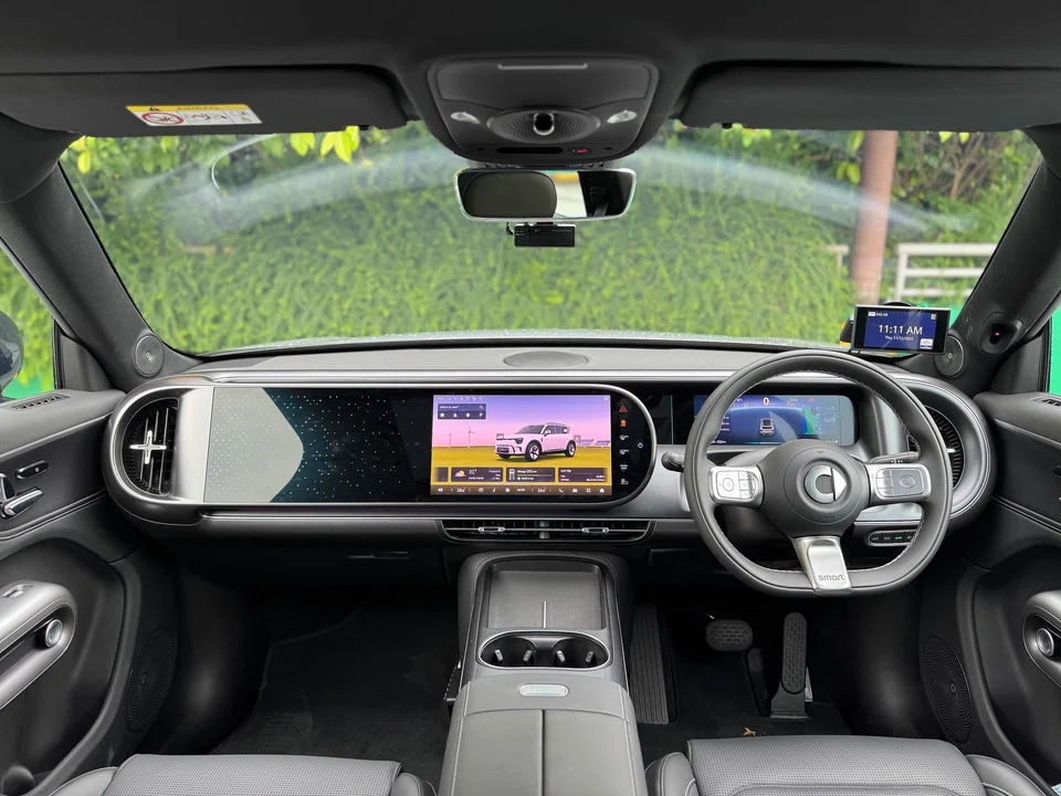  The Premium version comes with a 13-inch infotainment screen.