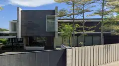 The freehold house in Astrid Hill is on a site of 21, 116 square feet.