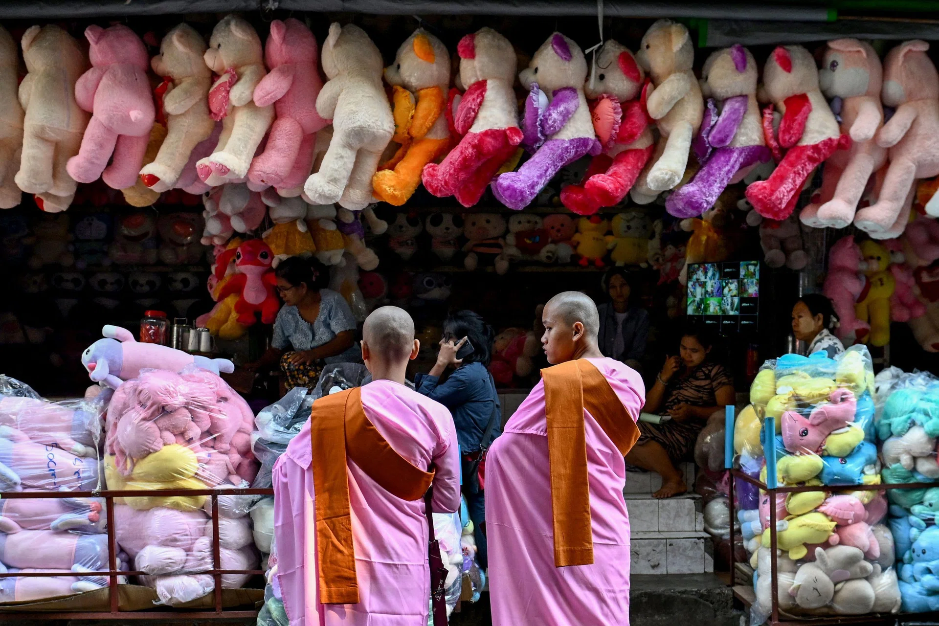 World Bank sees Myanmar’s economy shrinking on conflict, quake