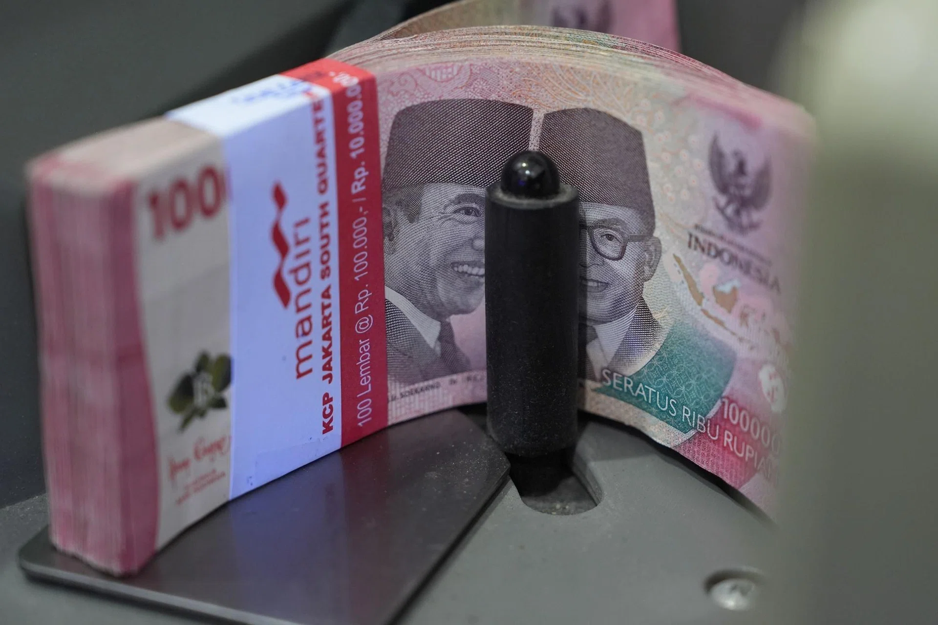 Asia steps up currency defence as South Korea, Indonesia vow action