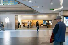 The thinness and new colours of the iPhone Air were intriguing, but most people were trying rather than buying the new handset.