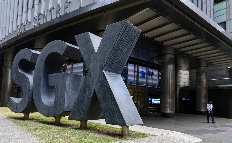 Losers outnumber gainers 86 to 65 after 59.7 million securities worth S$67.5 million change hands on the Singapore Exchange. 