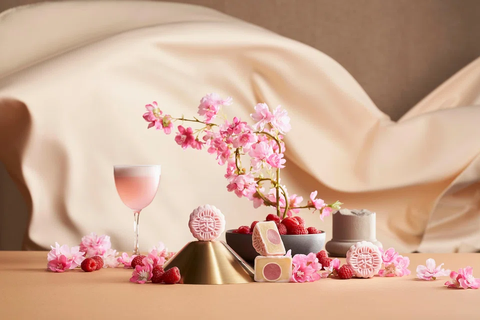 Look forward to the new Sakura & Raspberry Truffle Snow-Skin Mooncake.
