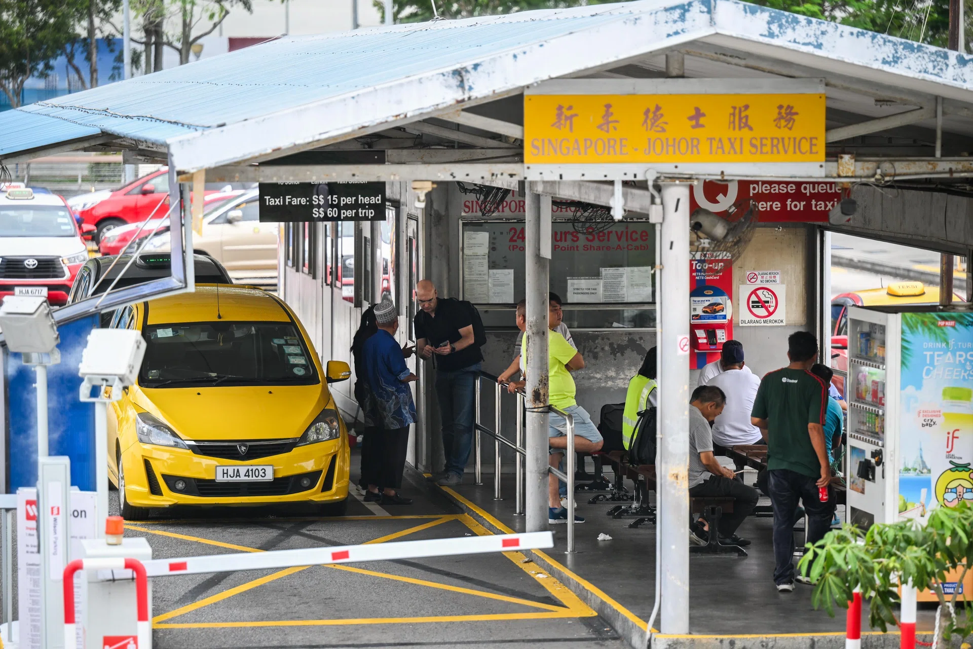 Licensed cross-border taxis from Malaysia to require ERP2 units, tamper-proof plates for Singapore entry