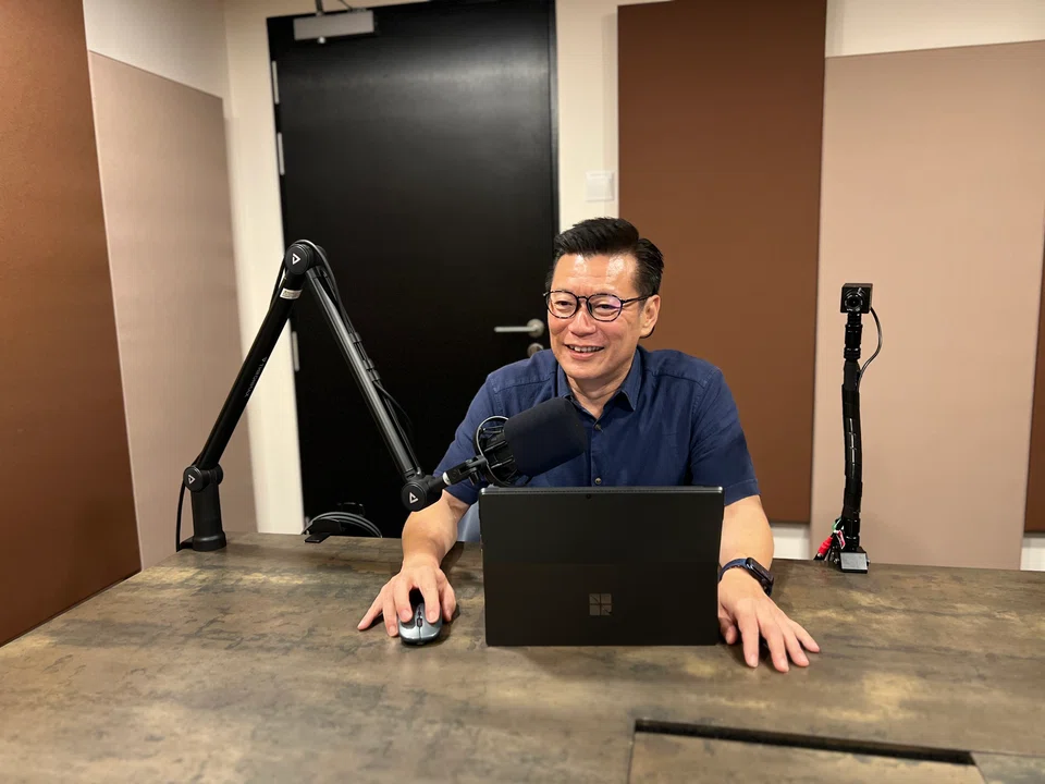 Lianhe Zaobao editor Goh Sin Teck speaking on Editors Talk.