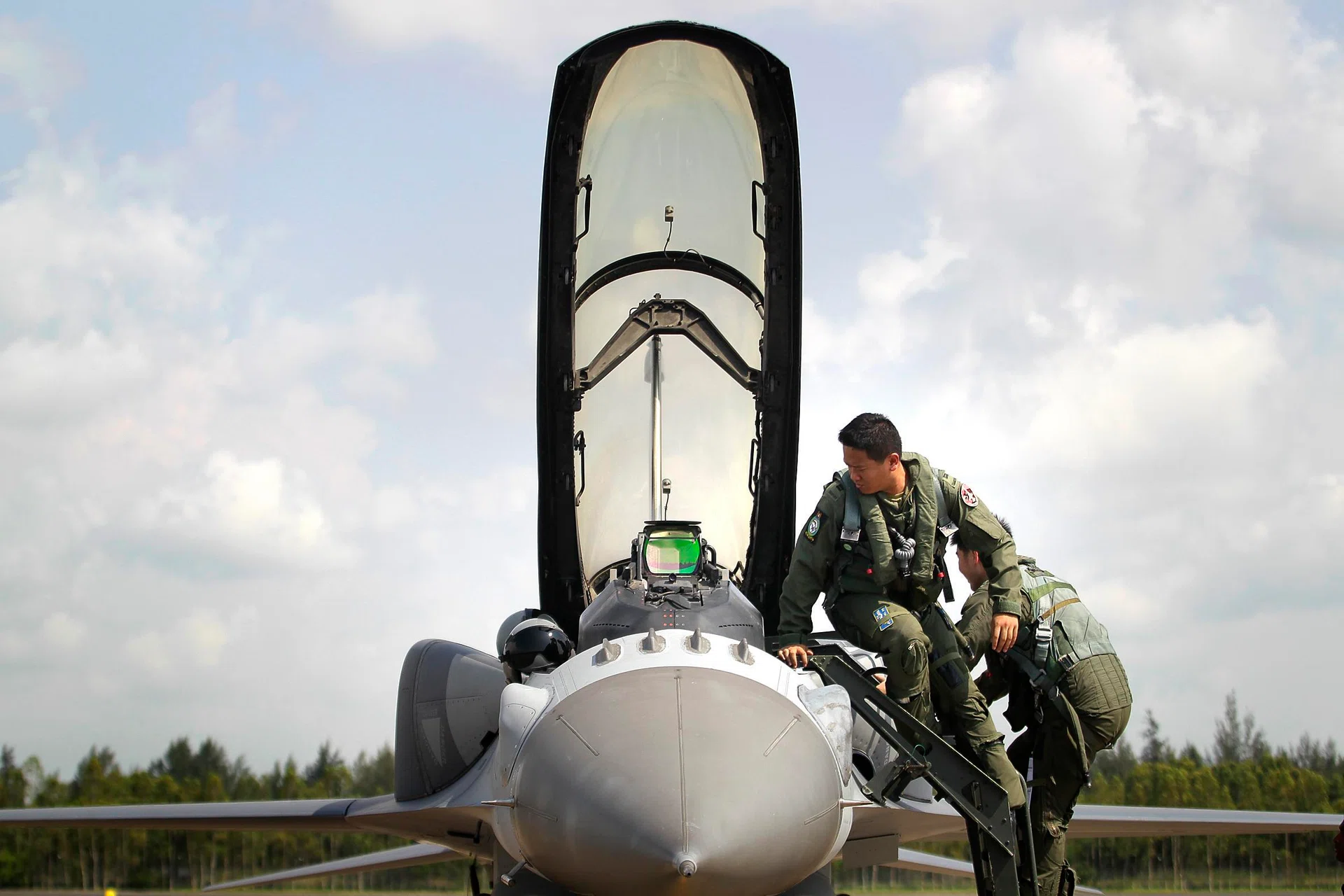 High Court rejects bid to bring ST Engineering unit into trademark infringement suit over RSAF aircraft parts