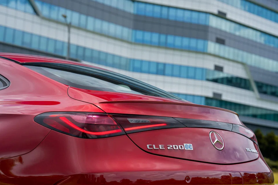 The coupe's overall shape is perfect.


Credit, source: Mercedes-Benz Singapore