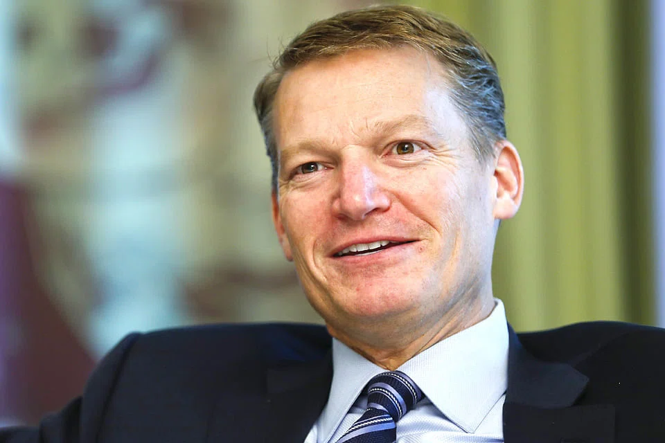 The number of Singaporeans who hold senior roles in the finance sector has gradually increased over the years.