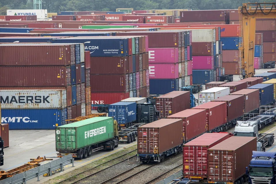 A slowdown in South Korean exports and dwindling foreign reserves are adding to bearish sentiment for the won.