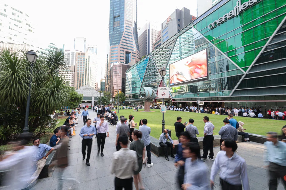 The 2025 job market will present both opportunities and challenges. 