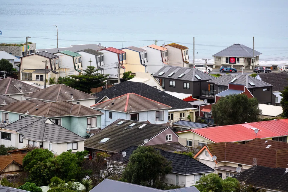 New Zealand property prices have mirrored a slump in confidence among buyers as the economy cools and rising unemployment begins to impact household incomes. 
