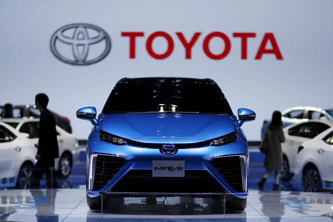 FILE PHOTO: A Toyota Mirai car is seen during a presentation at the 16th Shanghai International Automobile Industry Exhibition in Shanghai, April 21, 2015. REUTERS/Aly Song/File Photo