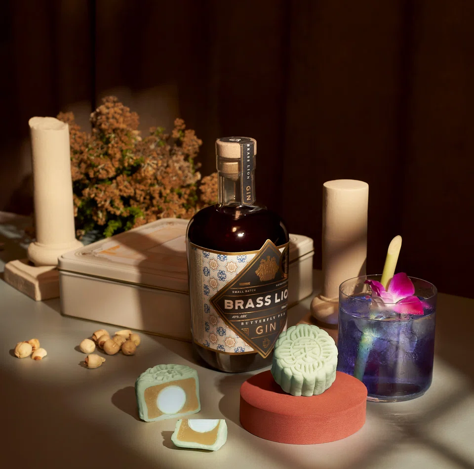Brass Lion Butterfly Pea Gin with Pandan and Lemongrass Snow-Skin Mooncakes