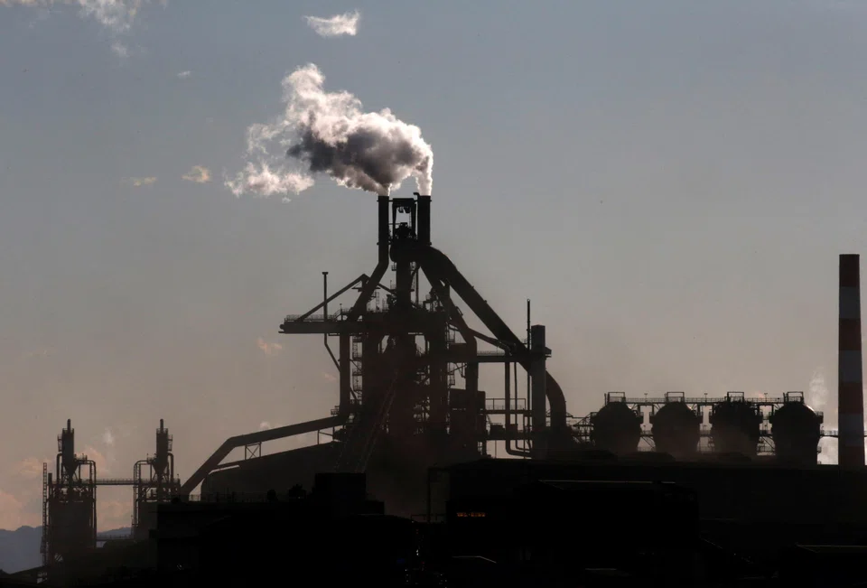 Sluggish demand from key export markets such as China and South Korea weighed on new exports, which contracted to the lowest level in five months.