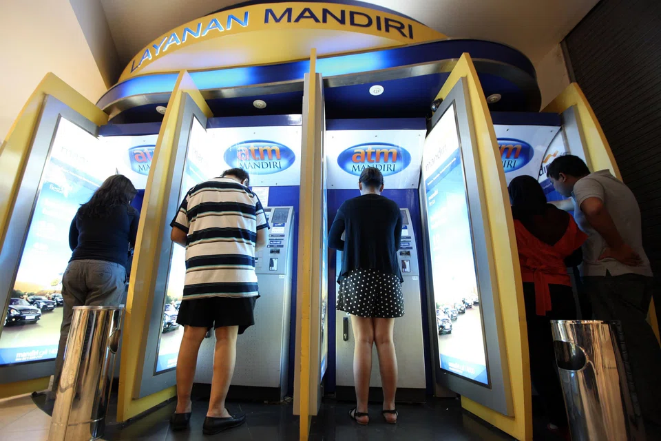 A deal by Bank Mandiri would be one of the first debt deals by a major bank in Asia since this month's upheaval in global finance. 