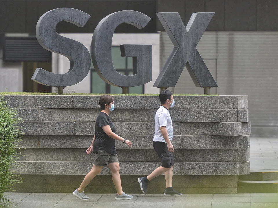 The Straits Times Index (STI) gained 0.4 per cent or 11.69 points to 3,129.17 as at 9.02 am. Gainers outnumbered losers 90 to 41 after 129.2 million securities worth S$100.7 million changed hands.