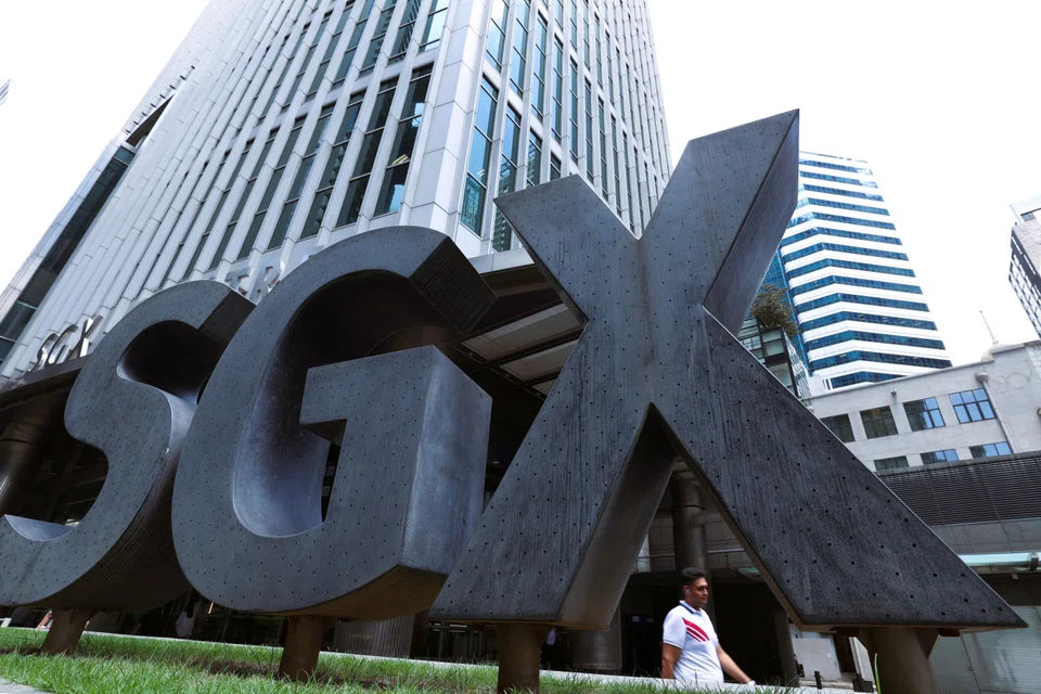 Across the broader market, gainers outnumber losers 102 to 39, after 75.2 million securities worth S$88.1 million change hands.