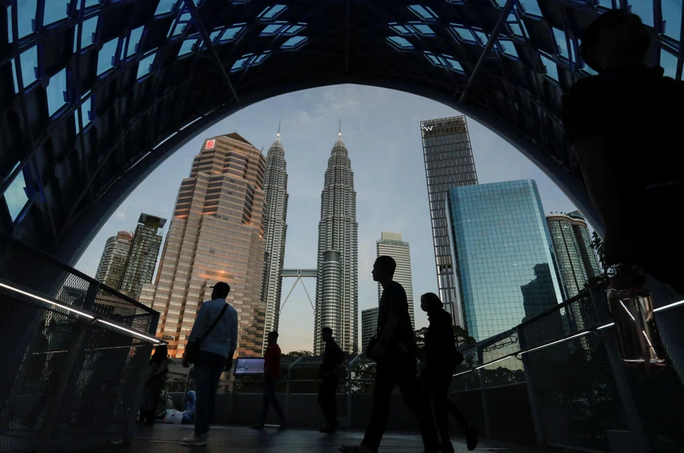 Malaysia is under no immediate pressure to adjust borrowing costs. Resilient domestic spending and a growing investment pipeline are set to buffer it from external volatility. 