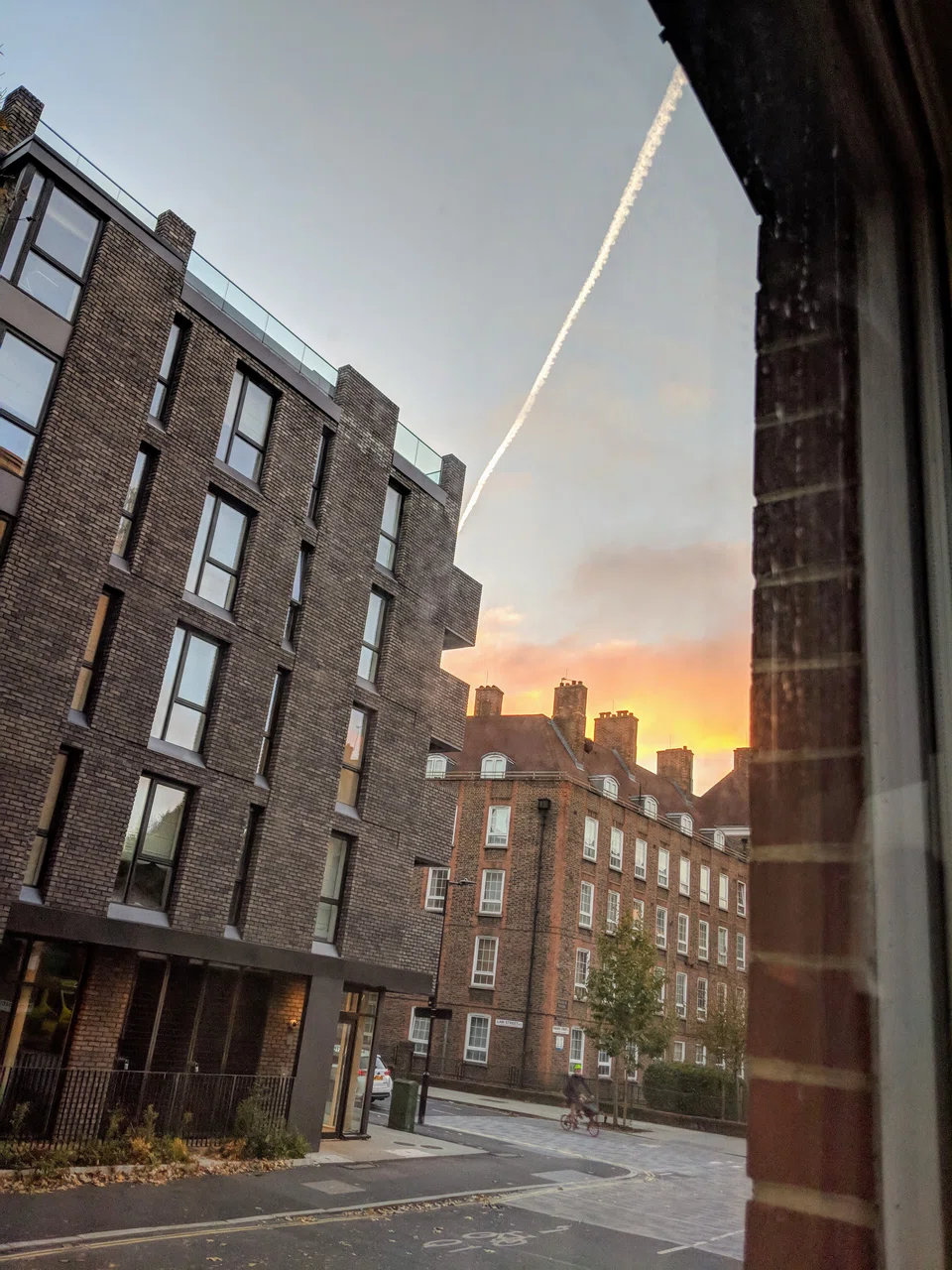 British homeowners are struggling with rising mortgage rates. The UK’s economy, property market and sterling are on a downward path.