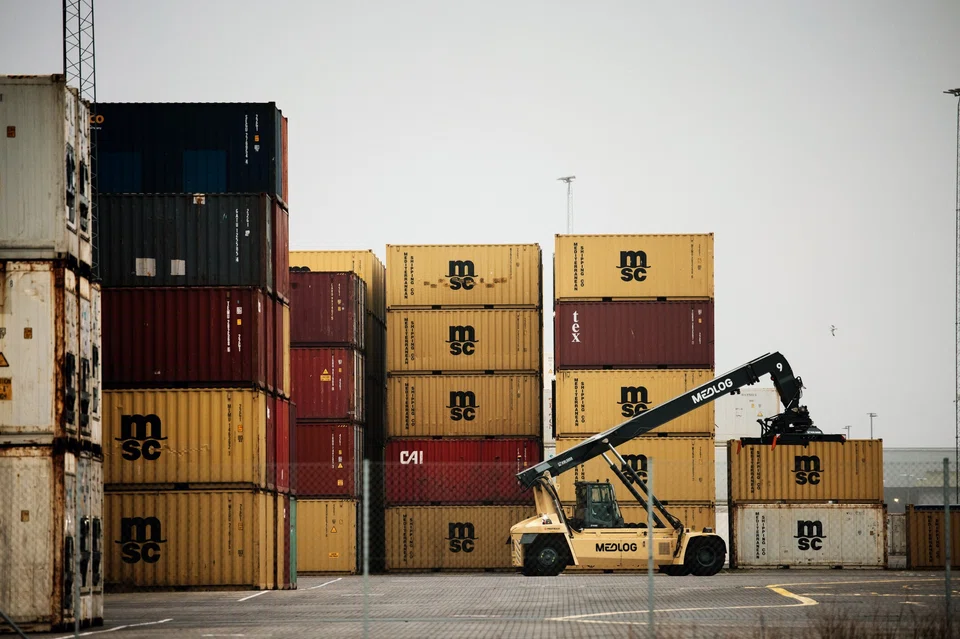 The EU and the US have so far made little progress in talks aimed at defusing the conflict. 