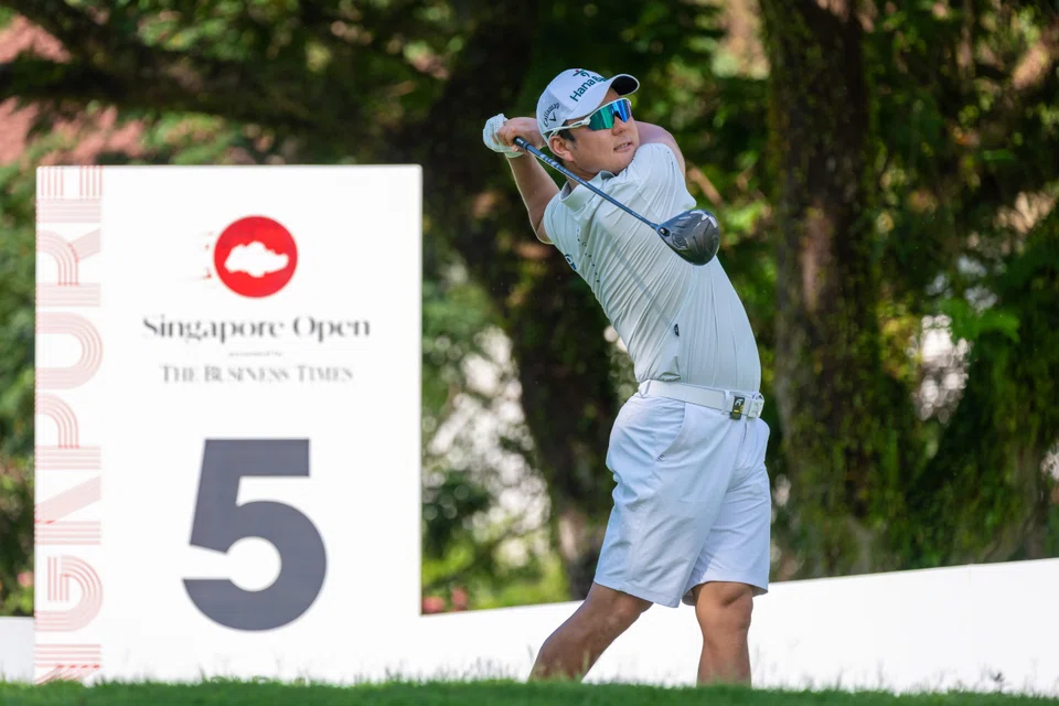 Ham Jeong-woo in action on the second day of the Singapore Open on Apr 24. The South Korean heads into the weekend as the sole leader.