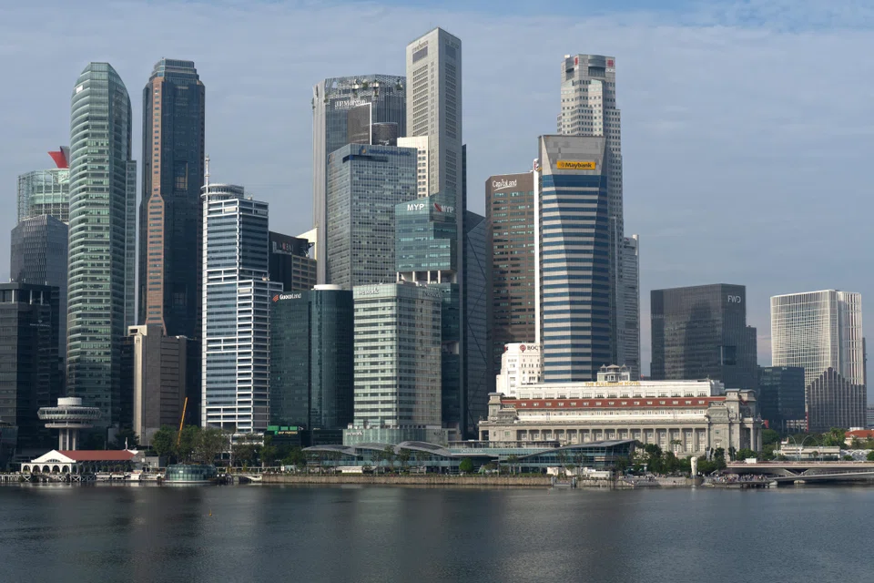 There is a divergence in outlook across industries. The financial and services sectors are projecting upbeat sentiments, while the construction, manufacturing and wholesale sectors are expecting moderation.