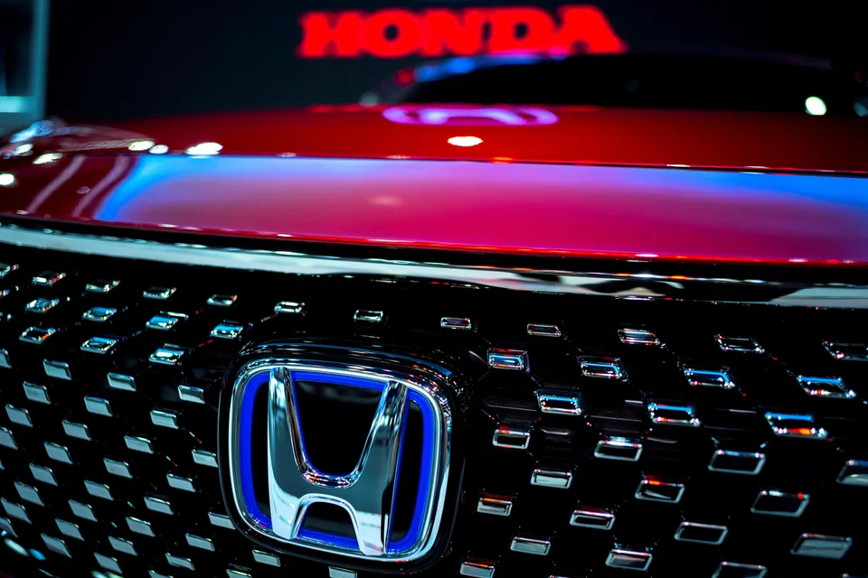 Tokio Marine Holdings Sompo Holdings and two units of MS&AD Insurance Group will together offload shares in Honda.