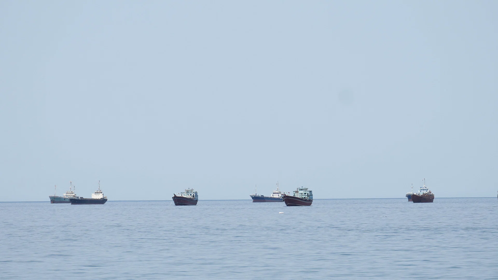 Iran’s foreign minister arrives in Pakistan, Trump expects offer satisfying US demands