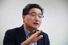 Lee Seung-heon says the government should introduce stronger curbs on the housing market as a rally in property prices could reignite inflationary pressure and prevent middle-class families from buying their own homes.