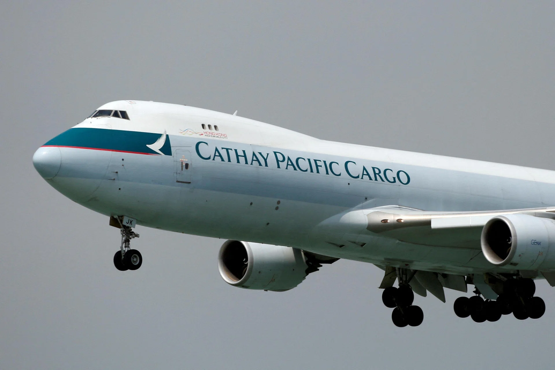 Cathay Pacific flags stronger H1 profit on travel, cargo demand