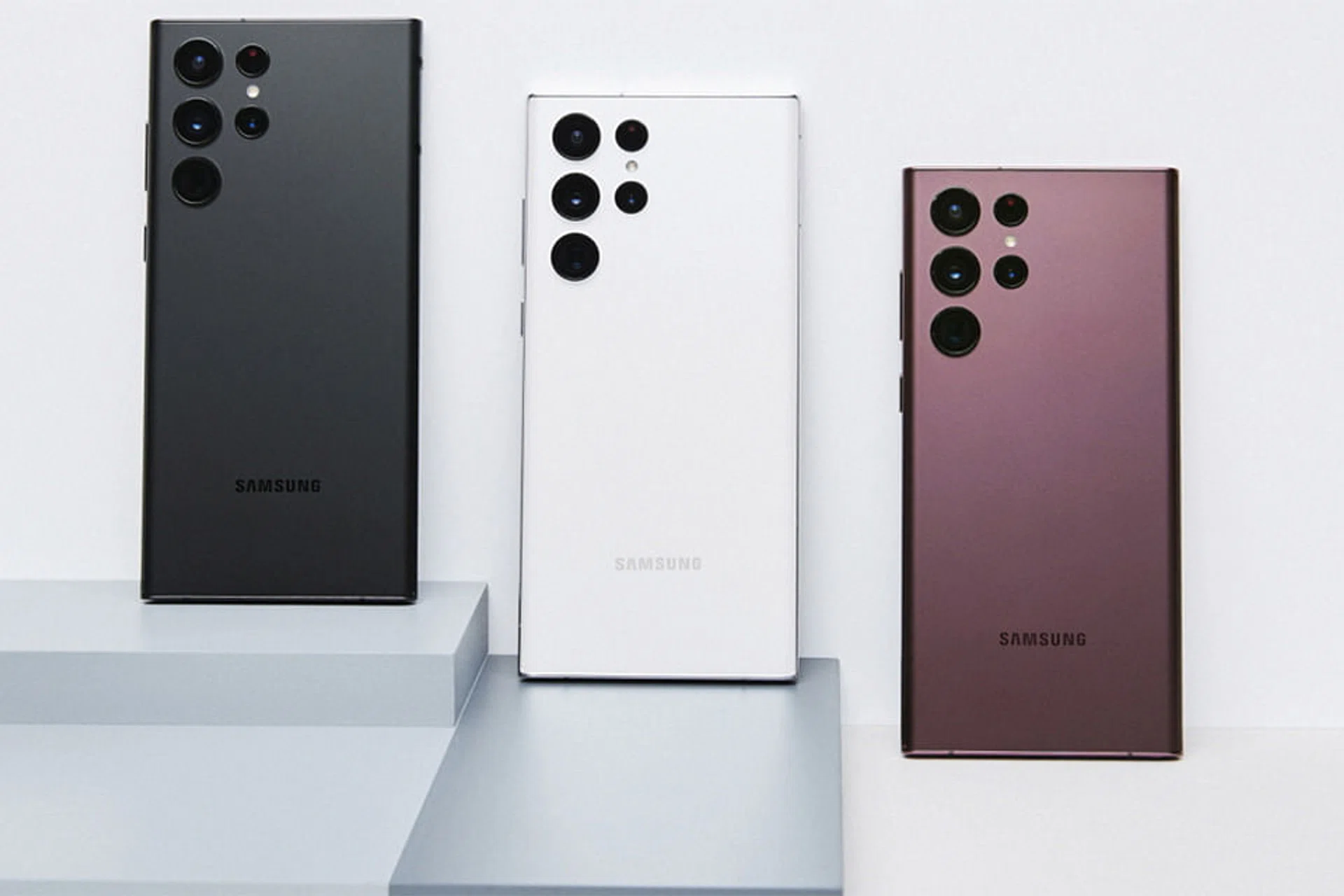 Samsung's newest Galaxy S smartphones have enhanced camera, faster chip ...