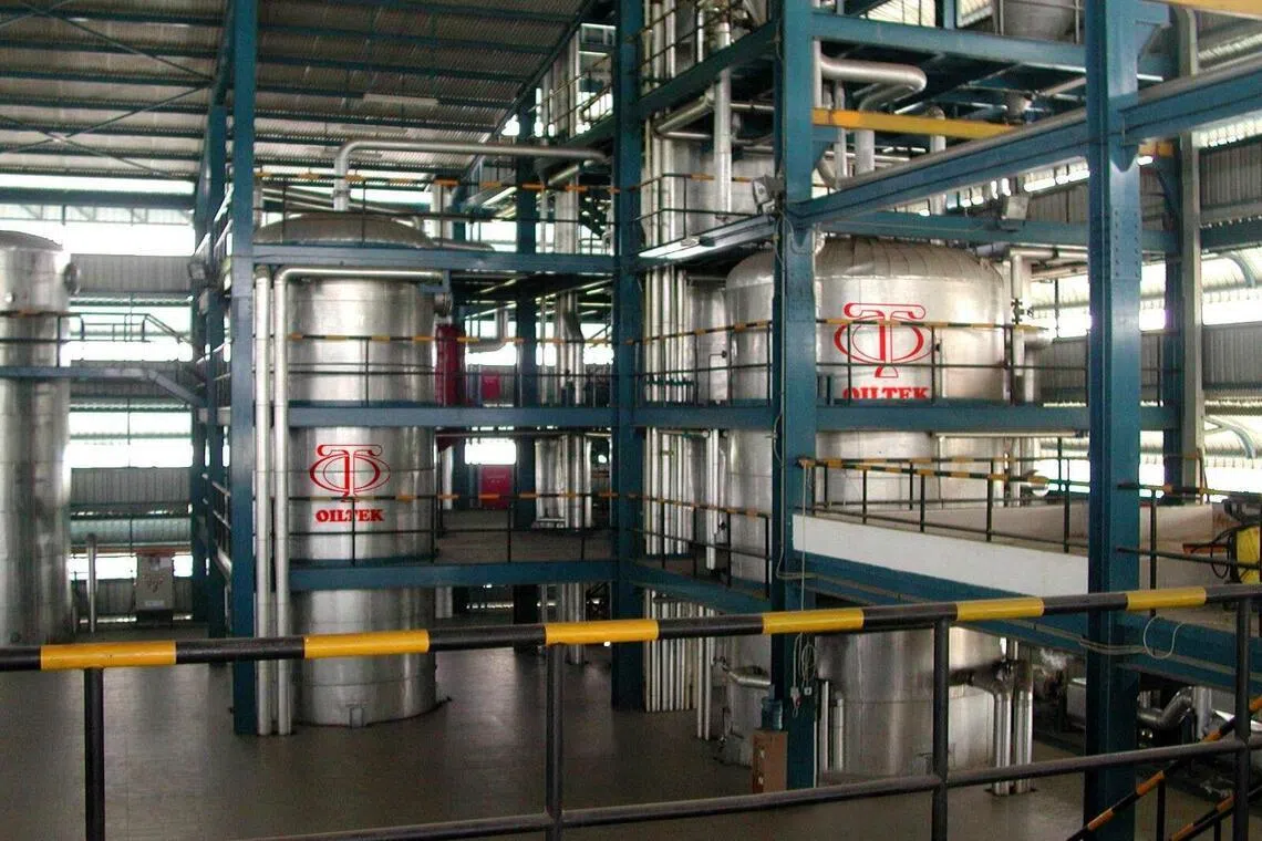 Shareholders want Koh Brothers Eco Engineering to distribute all of its Oiltek shares to its investors.