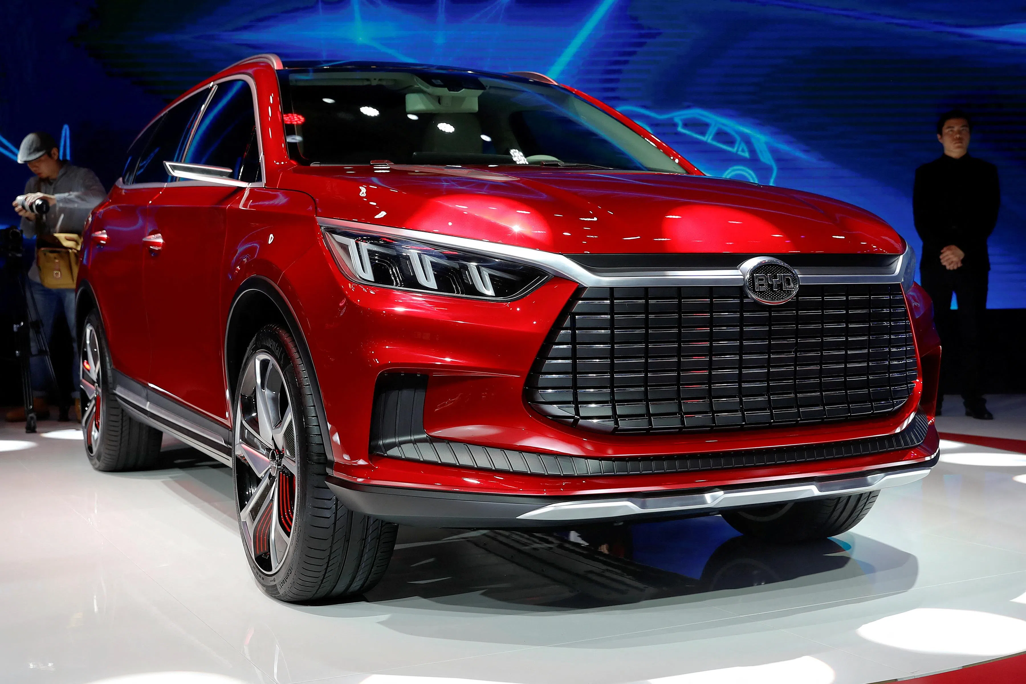 BYD to integrate DeepSeek, broaden self-driving tech