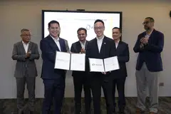 Archisen CEO Vincent Wei (third from right) and FarmByte CEO Syed Aiman Kifli Syed Jaafar (second from left) signed an agreement to build a new indoor vertical farm in Johor Bahru.