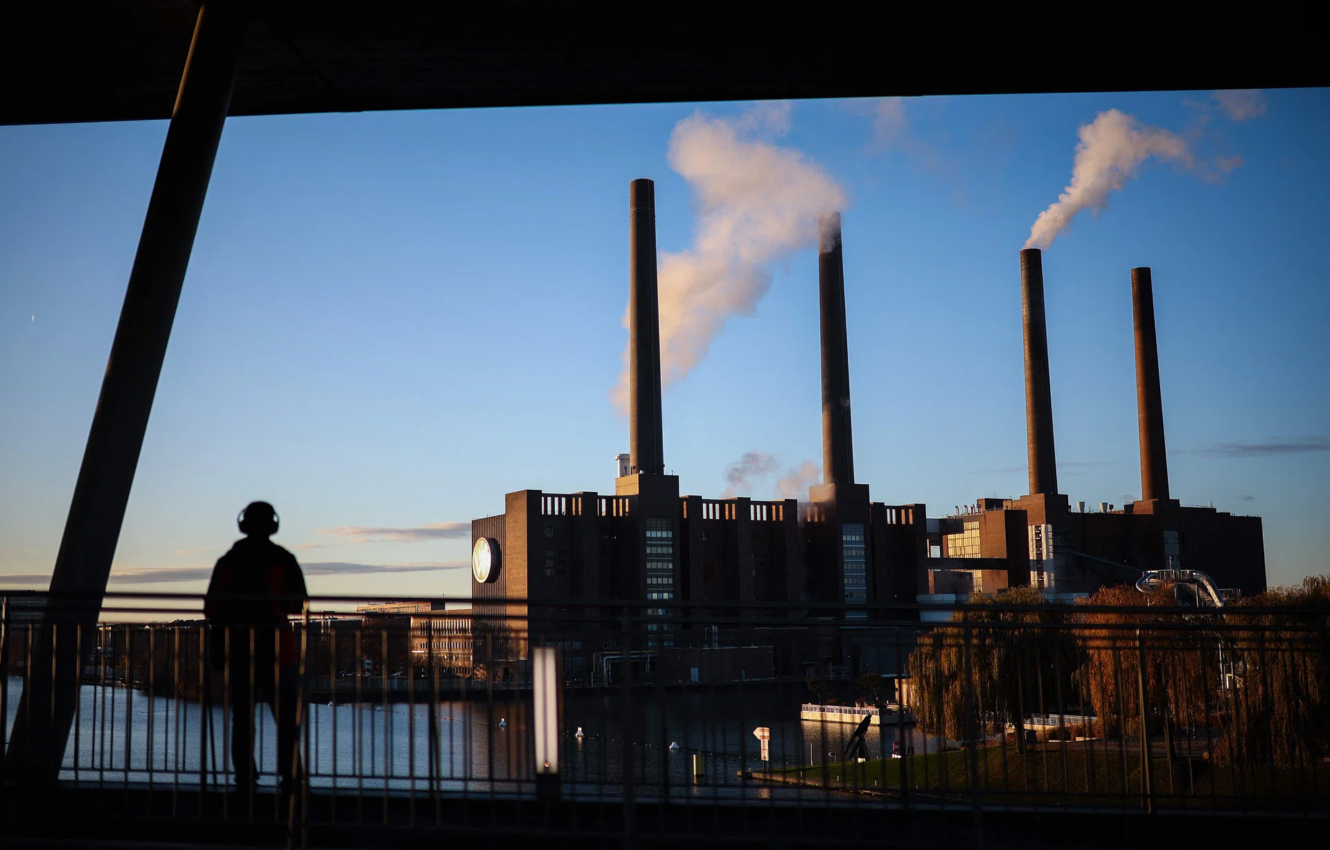 German industrial production jumps, supporting economic rebound