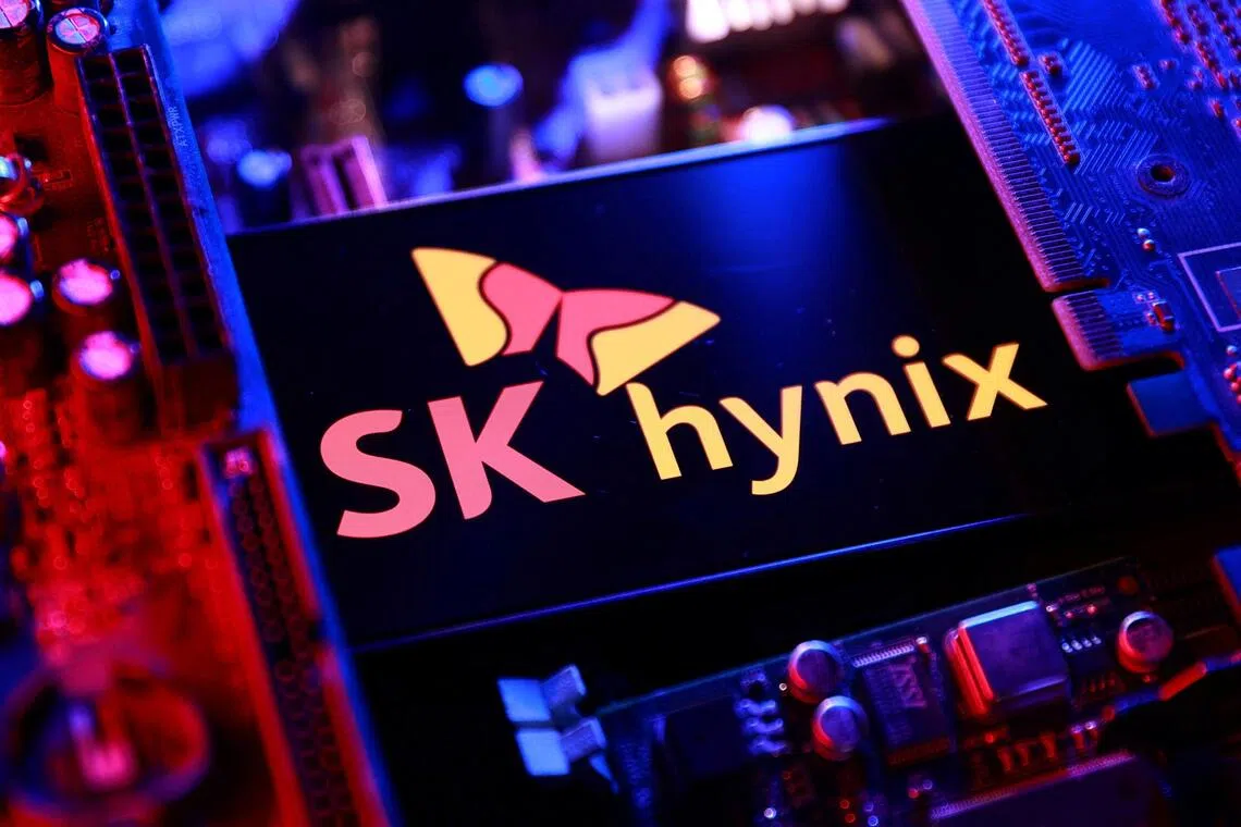 SK Hynix reported an 11.4 trillion won (S$10.4 billion) operating profit for the July-September period, up 62 per cent from a year earlier.