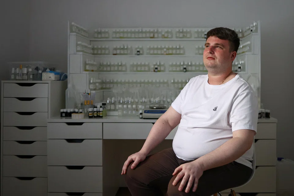 Lining the shelves of the laboratory where Alexander Yashin works are dozens of little white vials of essential oils and elixirs – what he calls his “perfume organ”.
