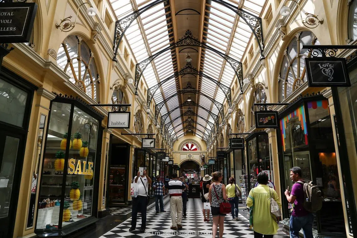 Like many other nations, Australia has been moving away from cash payments in favour of digital transactions, with Reserve Bank of Australia data showing that the use of banknotes for transactions is down.