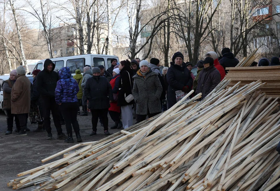 Residents of Kostyantynivka in Ukraine wait in line for materials to repair their broken windows after a Russian missile attack. Just 10 per cent of Europeans still believe that Kyiv can “win” against Moscow, according to a recent key report.