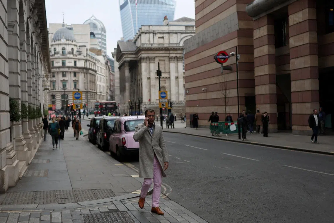 The office vacancy rate in central London fell to 7.1% in March, according to agency Savills.