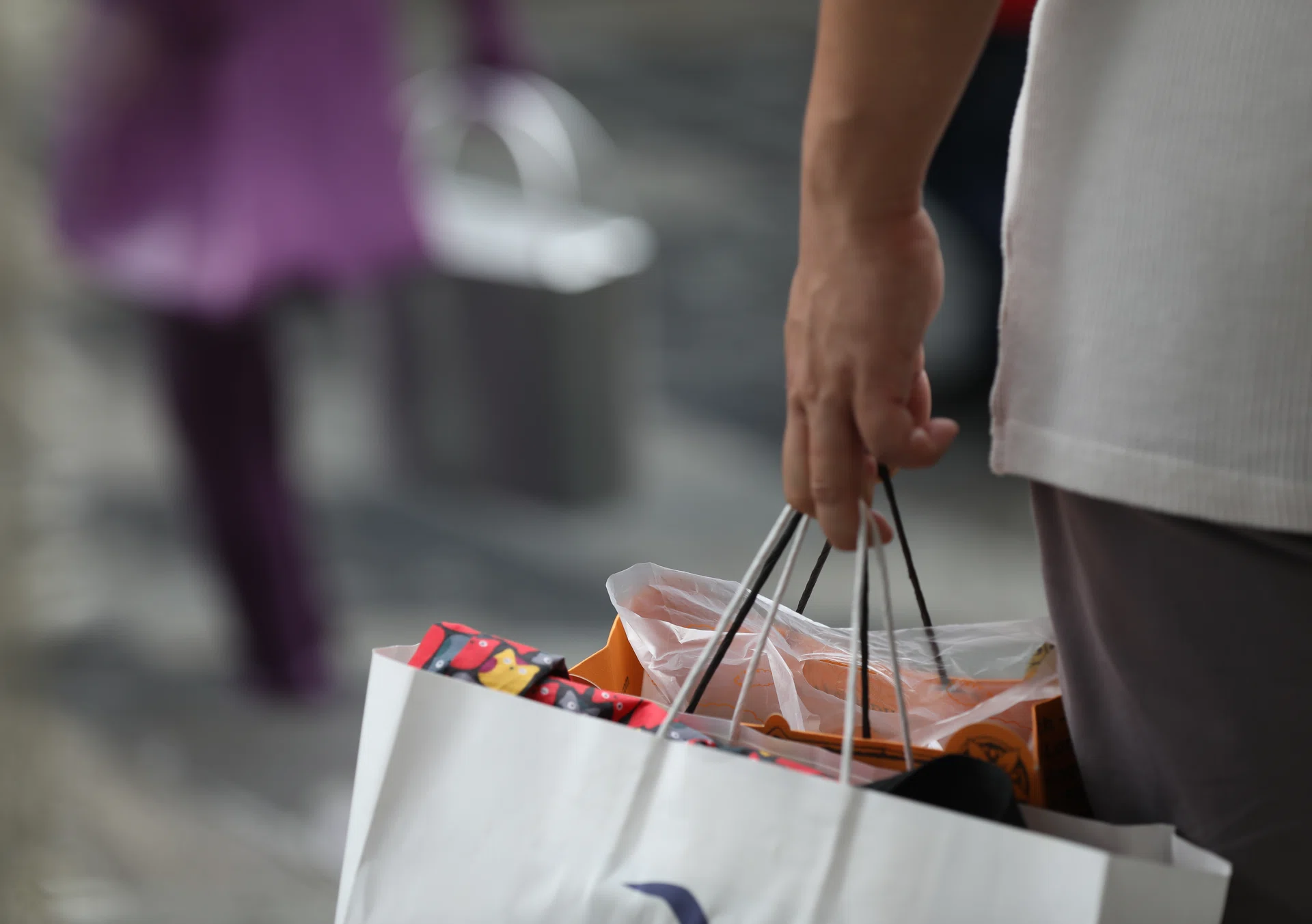 Singapore April Retail Sales Miss Forecasts Fall 1 2 The Business Times