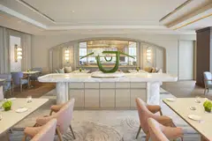 Sézanne, which serves French cuisine from the Four Seasons Hotel Tokyo at Marunouchi, advanced from second place to top of the list.