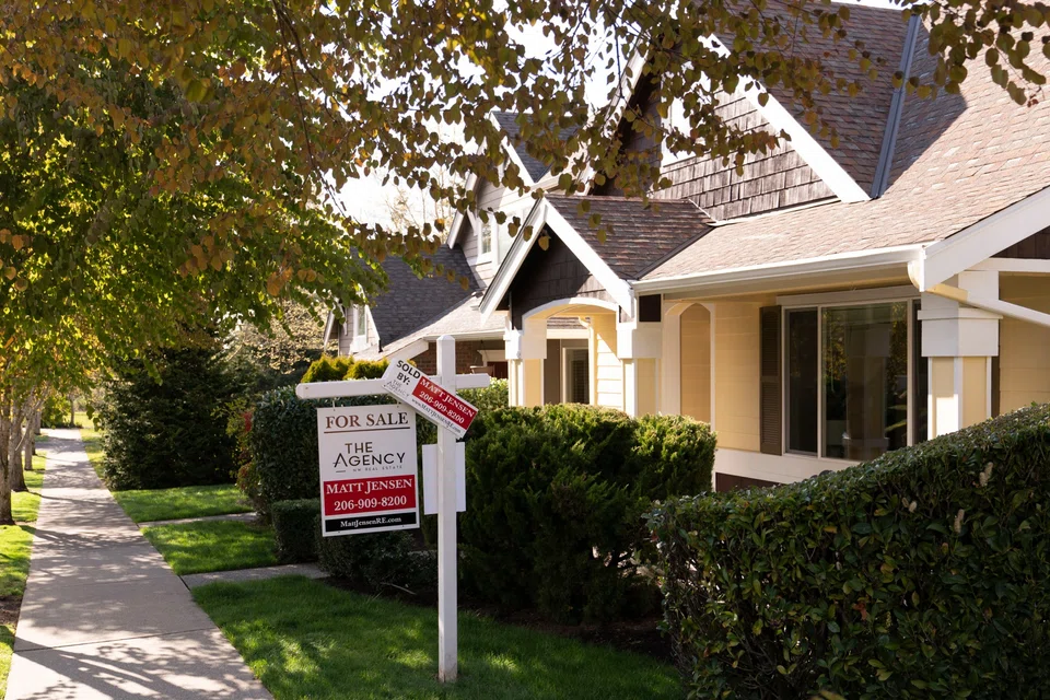 The contract rate on a 30-year fixed mortgage increased four basis points in the week ended May 24 to 7.05 per cent.