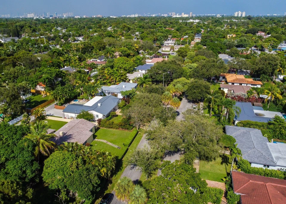 Sales of existing US real estate to non-US citizens hit US$56 billion in the year through March, up 33 per cent from the same period the year before, according to a report by the National Association of Realtors (NAR). 